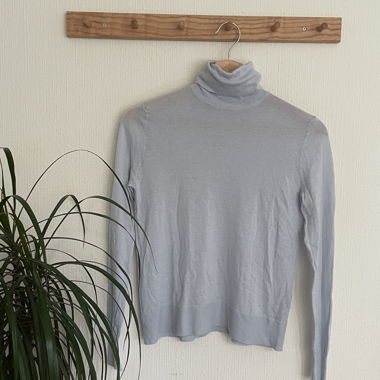 Pull col roulé bleu clair