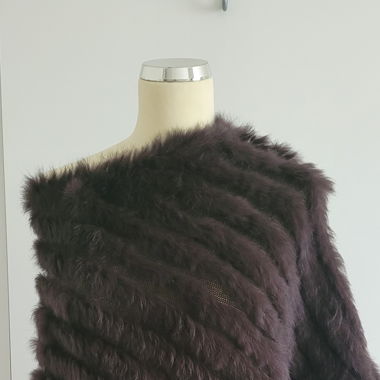 Poncho aus Kaninchenfell