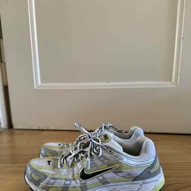 Nike P600 in weiss/silber/grün 38.5