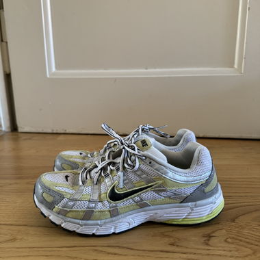 Nike P600 in weiss/silber/grün 38.5