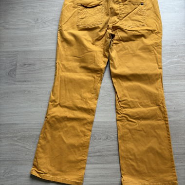 Pantalon à motif jaune ocre