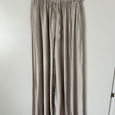 Pantalon large en satin beige