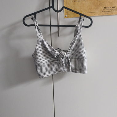 Haut court rayé à nouer