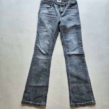 Pantaloni a zampa low waist