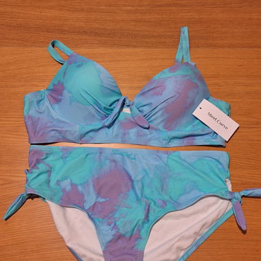 Pastell-Bikini mit hoher Taille