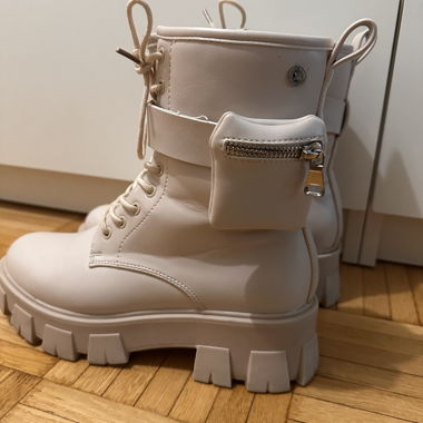 Beige Boots with Bag