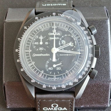 Moonswatch Mission to the Moonphase Black Snoopy