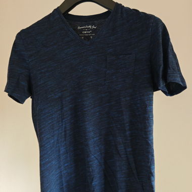 T-shirt con scollo a V Celio