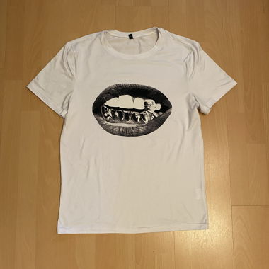 T-shirt bianca con stampa bocca