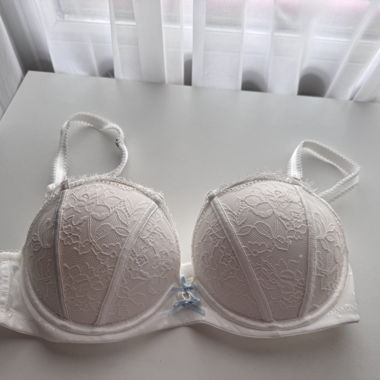 Reggiseno in pizzo bianco