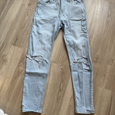 Jean déchiré bleu clair