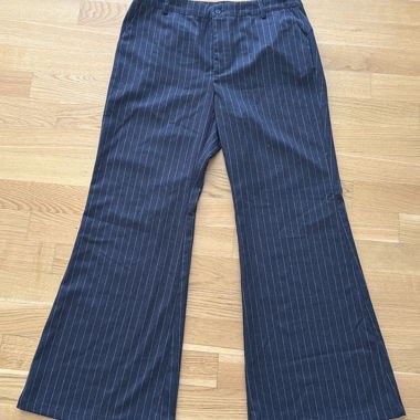 Elegante Hose mit weiten Streifen