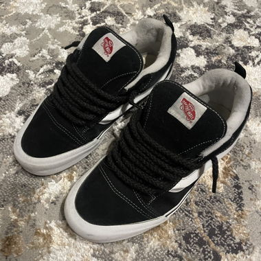 Vans Knu School