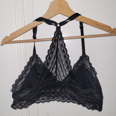 2 brassières en dentelles (vendus ensemble)
