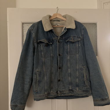gefütterte Jeansjacke von Urban Outfitters