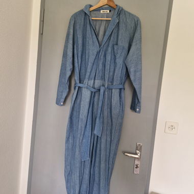 Combinaison en jean avec ceinture