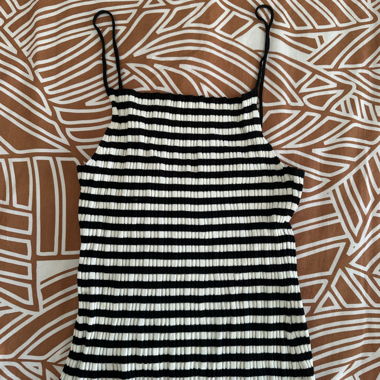 Schwarzweisses gestreiftes Top