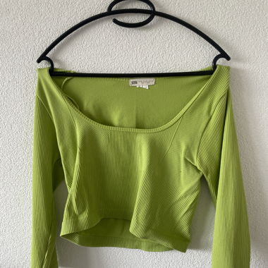 Grünes langarm Top