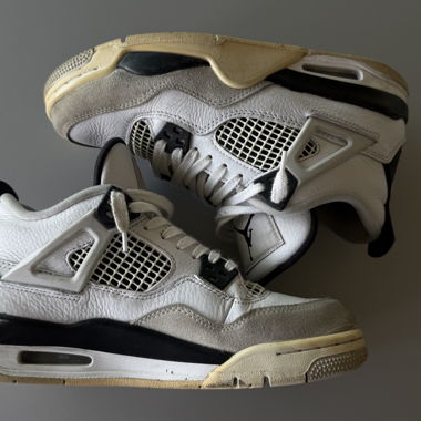 Air Jordan 4 Sneakers