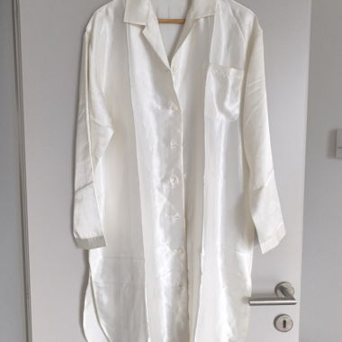 Camicia lunga in raso bianco