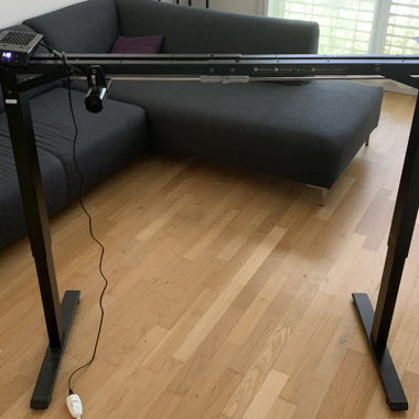 Elektrisch hoehenverstellbarer Tisch