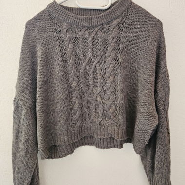 Grey cable-knit jumper