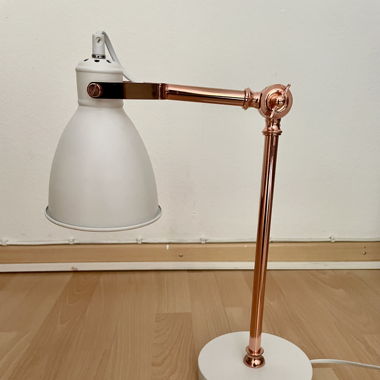 Nachttischlampe 