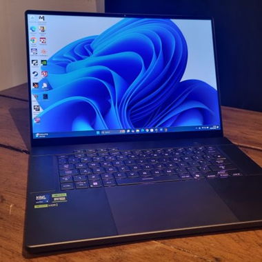 ASUS ROG Zephyrus G16 RTX 5090