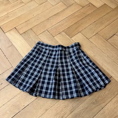 Mini-jupe noire et blanche