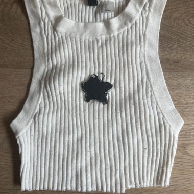 Débardeur sucré avec une étoile