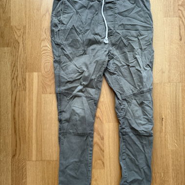 Pantalon décontracté gris à cordon