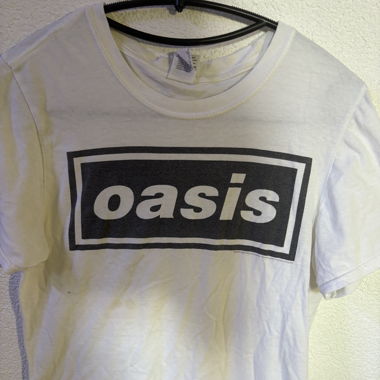 T-shirt oasis