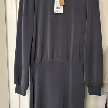 Robe Anna Field foncée