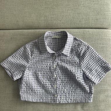 Pull&Bear cropped Bluse mit kurzen Ärmeln