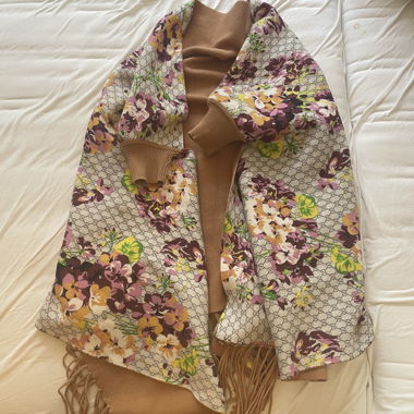 Poncho Gucci