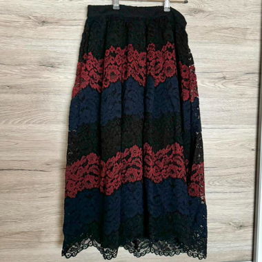 mint & berry gonna maxi in pizzo nera, blu navy e rosso scuro