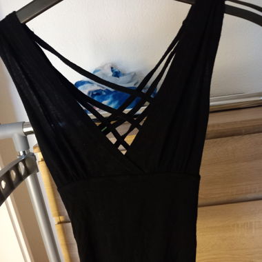 Schwarzes Top mit offenem Rücken XS/S