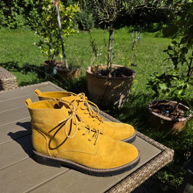 Gelbe Stiefeletten von Graceland