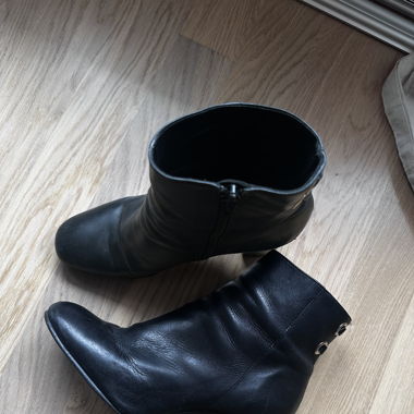 black leather heel boots