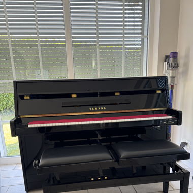 Yamaha piano 