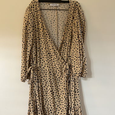 Leoparden Edited Kleid