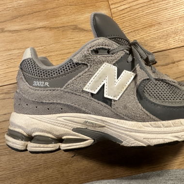 New Balance 2002r