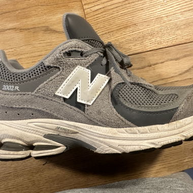 New Balance 2002r