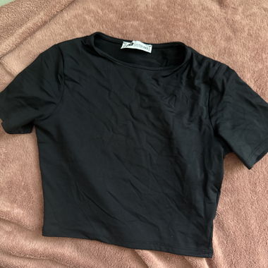 Schwarzes Crop Top