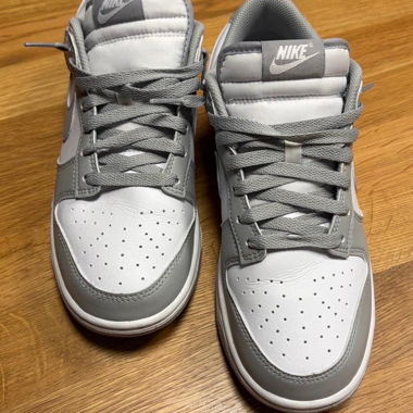 Baskets Nike gris/blanc