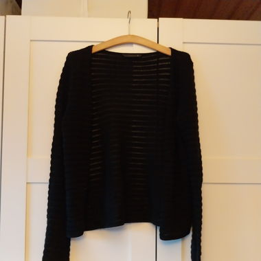 schwarzer cardigan