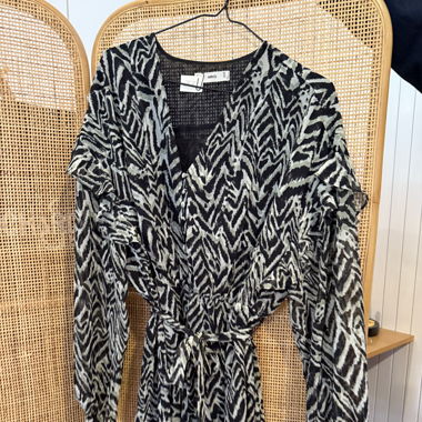 Robe Mango avec manches tissus transparent 