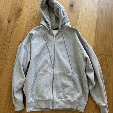 Graue Zip-Hoodie
