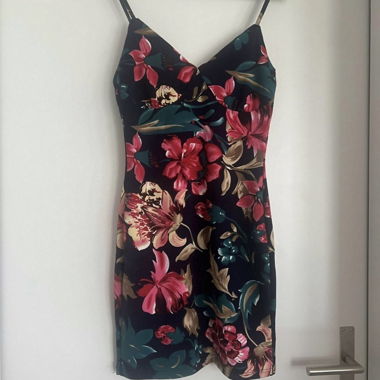 Robe à bretelles jamais portée taille S