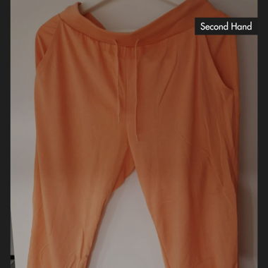 Lachsfarbige 3/4 Trainerhose 